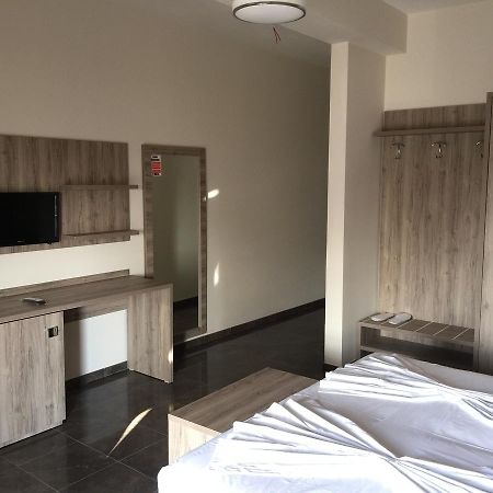 Herges Hotel Durrës 外观 照片