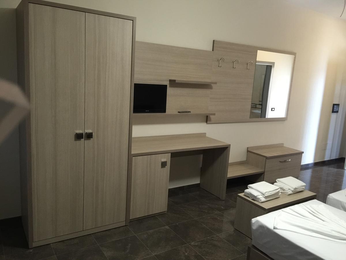 Herges Hotel Durrës 外观 照片