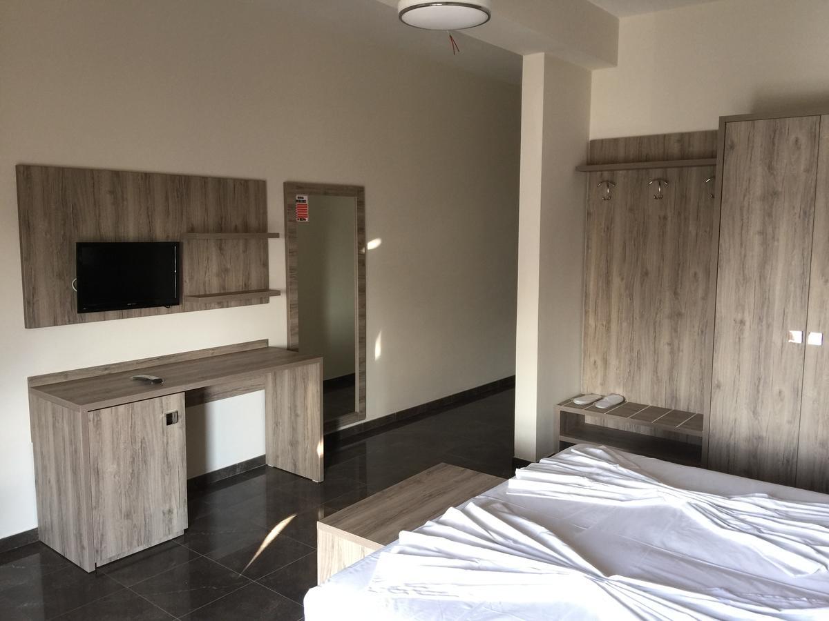 Herges Hotel Durrës 外观 照片