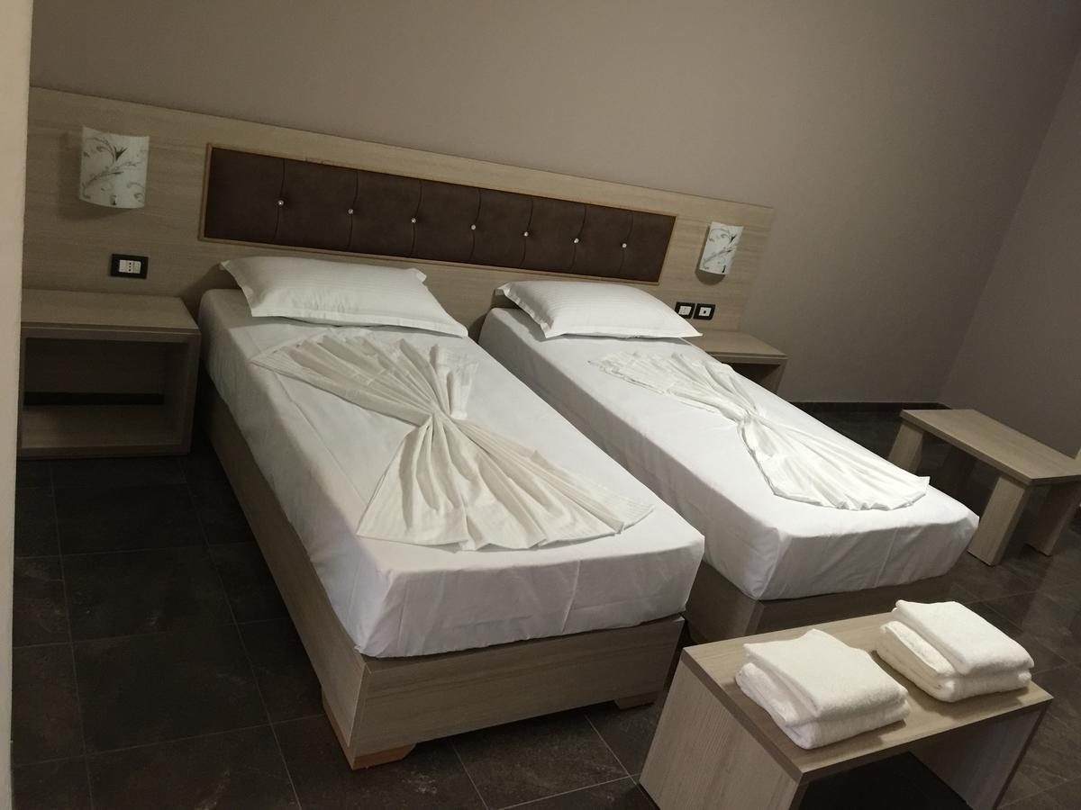 Herges Hotel Durrës 外观 照片