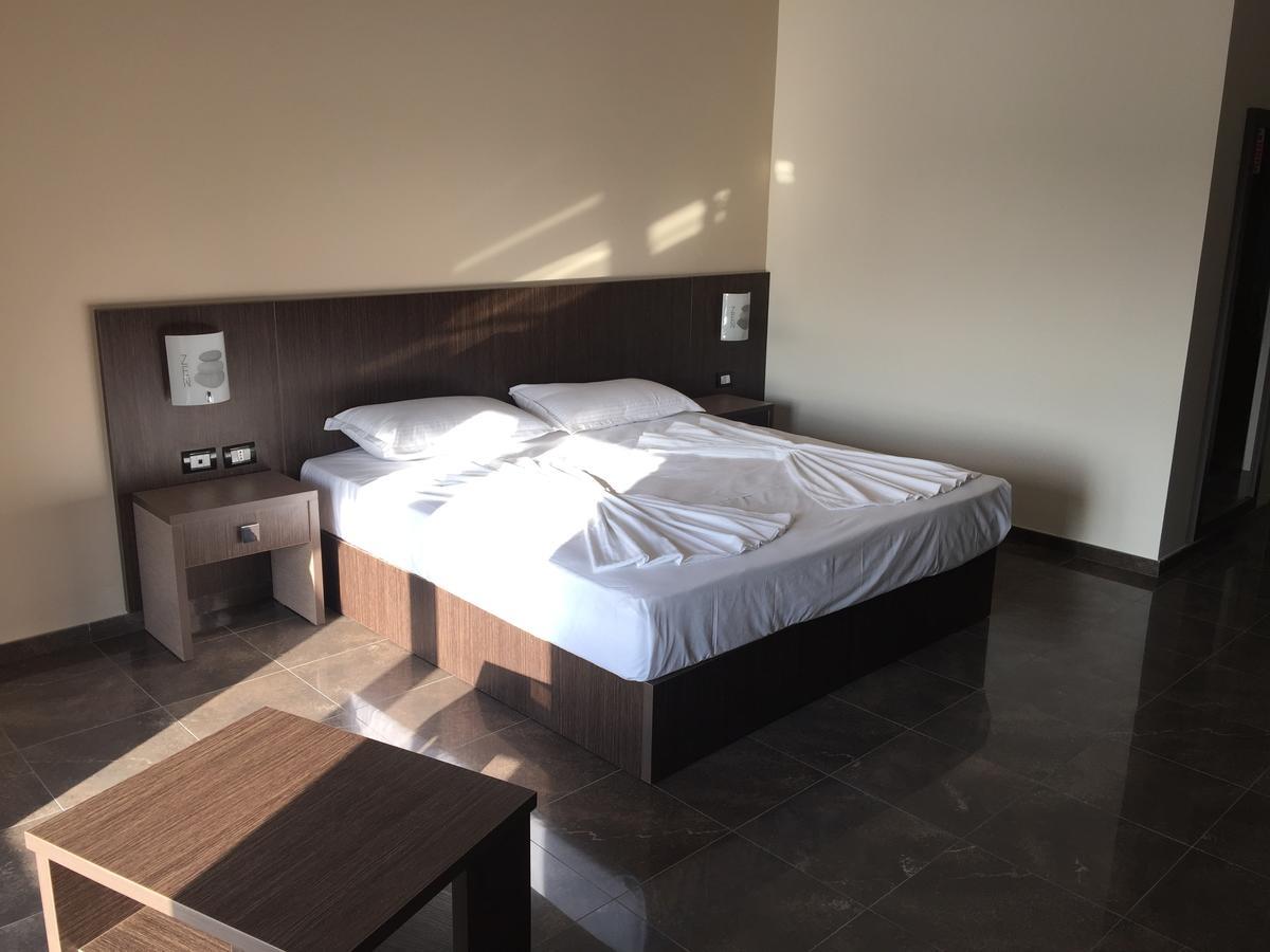 Herges Hotel Durrës 外观 照片