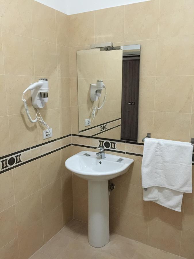 Herges Hotel Durrës 外观 照片