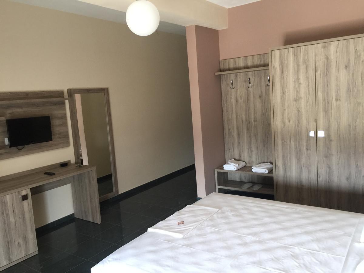 Herges Hotel Durrës 外观 照片