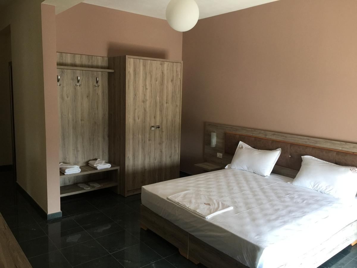Herges Hotel Durrës 外观 照片